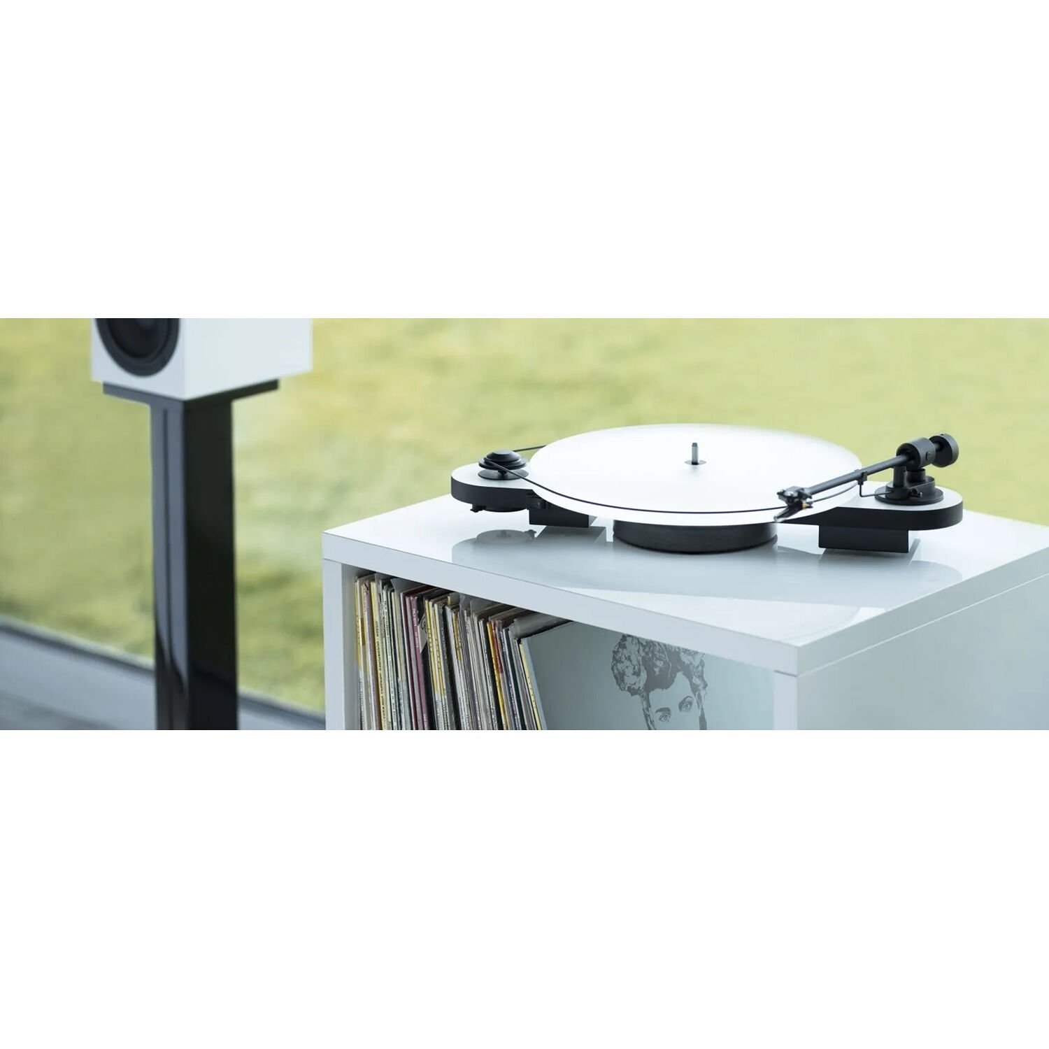Toca discos Pro-Ject Elemental White & Black - Ortofon OM5e - Imagem 4