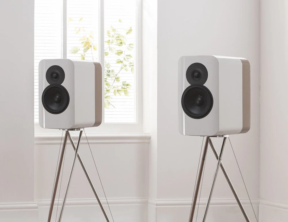 Caixa bookshelf Q Acoustics Concept 300 - White & Light Oak - Par - Imagem 3